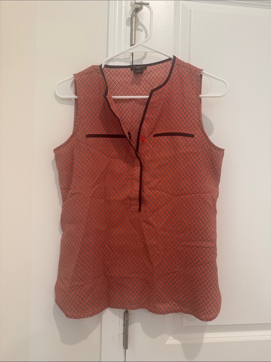 Ann Taylor Tops - Ann Taylor Coral Geometric Sleeveless Blouse with Black Trim